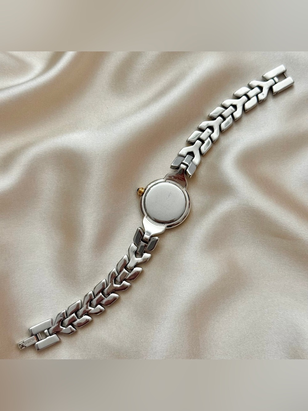 AUTHENTIC RARE VINTAGE YVES SAINT LAURENT DAINTY TWO-TONED WATCH - Picture 6 of 7